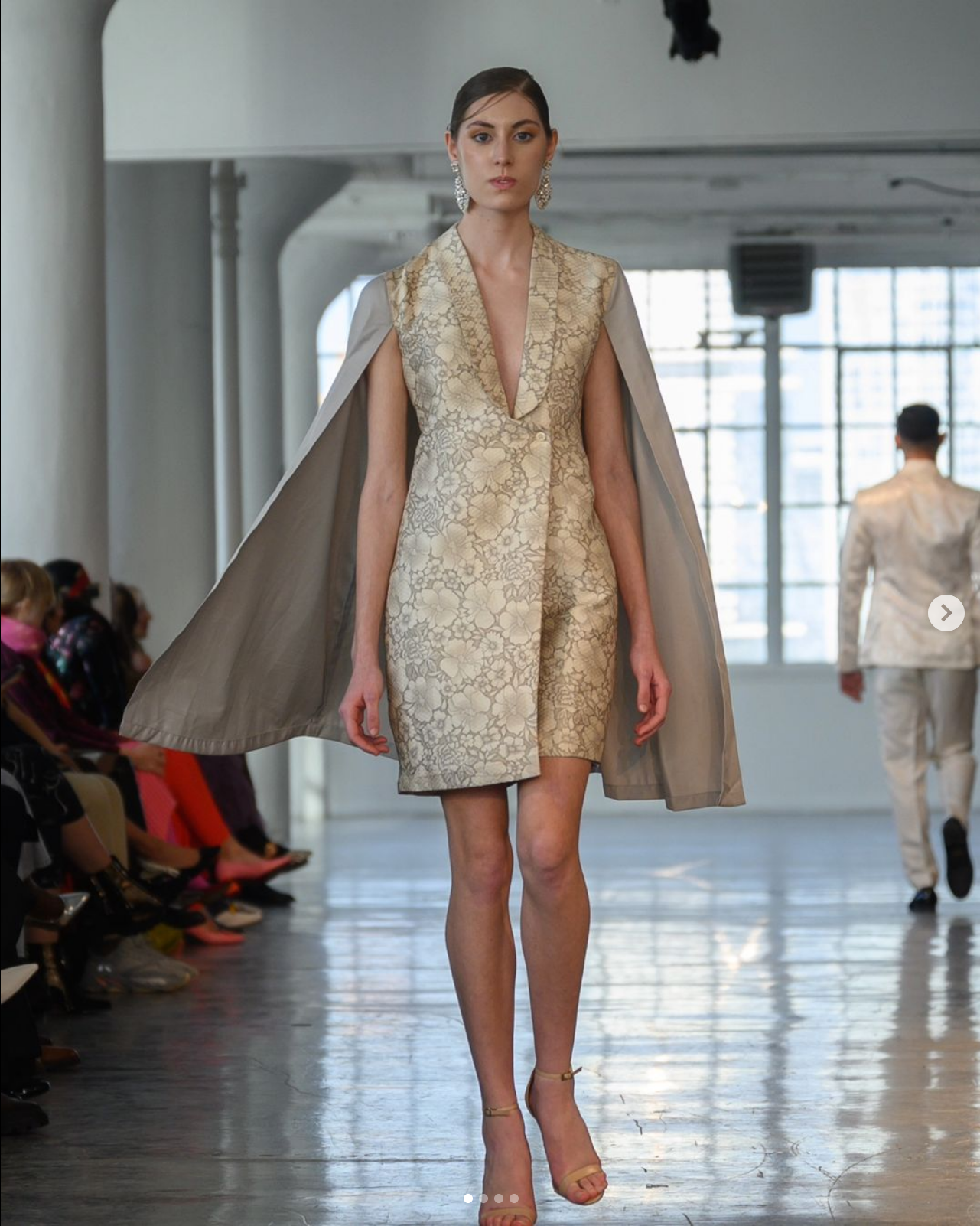 Distinctive flowery print textured dress